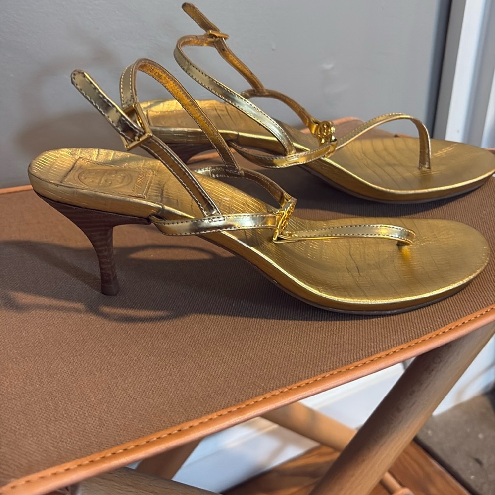Tory Burch Gold Metallic Kitten Heels 10 Strappy - Picture 5 of 15